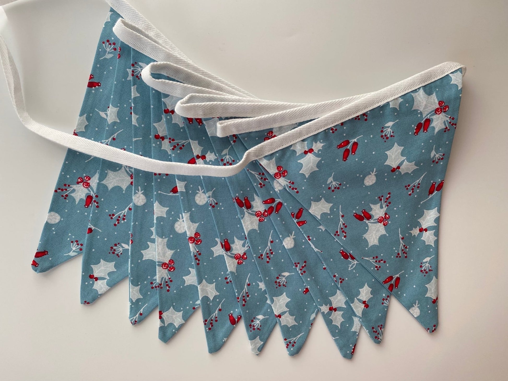Holly Bunting - katywebsterhomeware