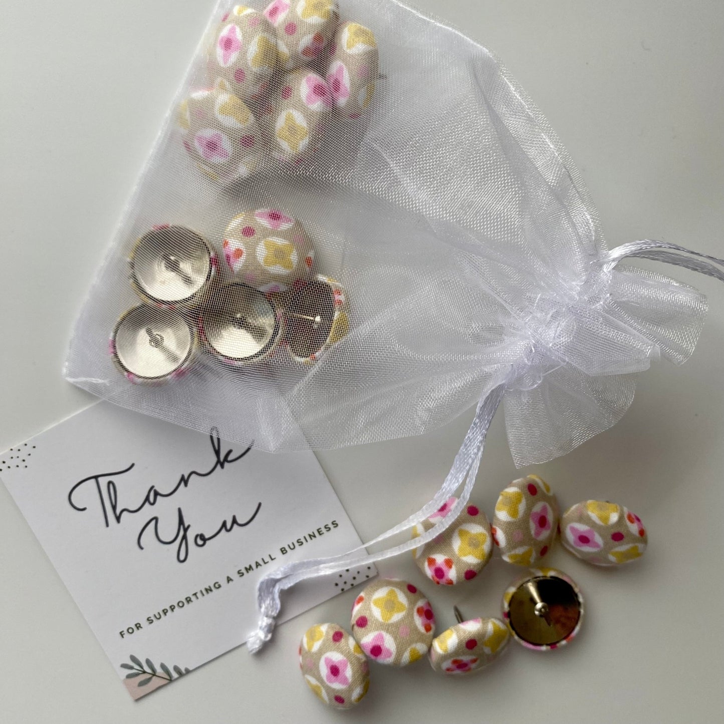 Taupe/Pink Geo Fabric Drawing Pins (10 pk) - katywebsterhomeware